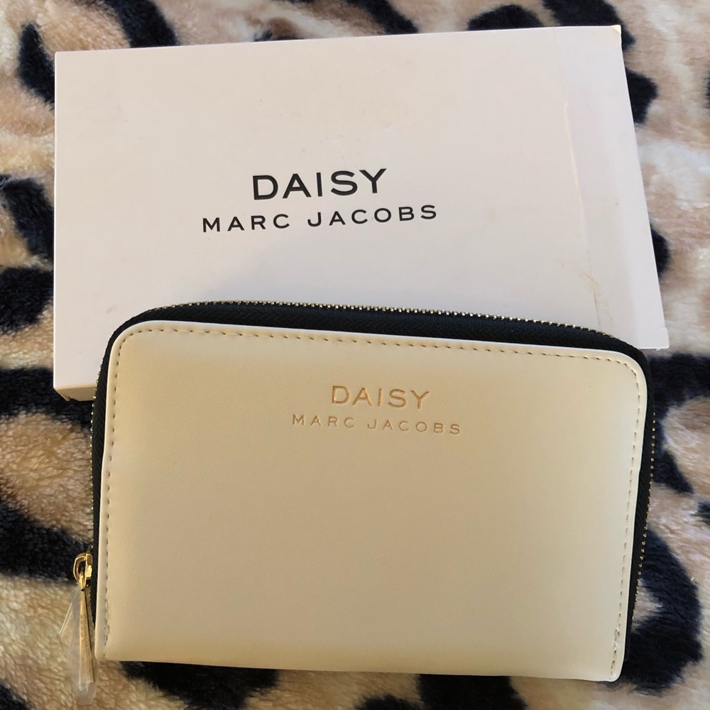 Medium pouch